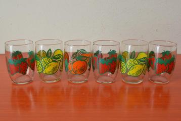 Set van 6 retro vintage glaasjes / glazen - Funky fruitdecor beschikbaar voor biedingen