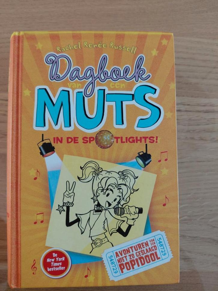 Rachel Renée Russell - In de spotlights!, Boeken, Kinderboeken | Jeugd | 10 tot 12 jaar, Zo goed als nieuw, Ophalen