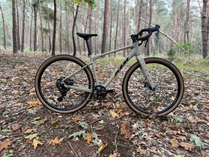 KTM Gravelator 30 gravelbike met Carbon vork € 899,-, Fietsen en Brommers, Fietsen | Racefietsen, Nieuw, Overige merken, Meer dan 20 versnellingen