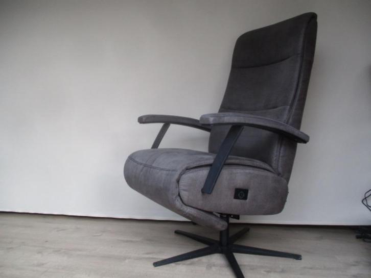 MEEST LUXE UITGEVOERDE PROMINENT STOCKHOLM XXL NIEUWSTAAT !!, Huis en Inrichting, Fauteuils, Zo goed als nieuw, Hout, Metaal, Stof