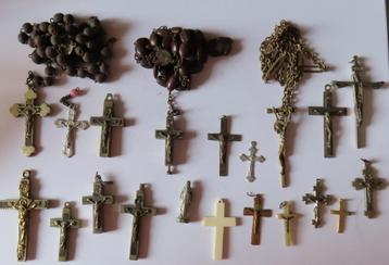 Superkoopje! Uit inboedel 35 kruishangers/77 medailles, incl beschikbaar voor biedingen