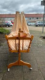 Vintage houten (poppen)wiegje, Antiek en Kunst, Antiek | Meubels | Bedden, Ophalen