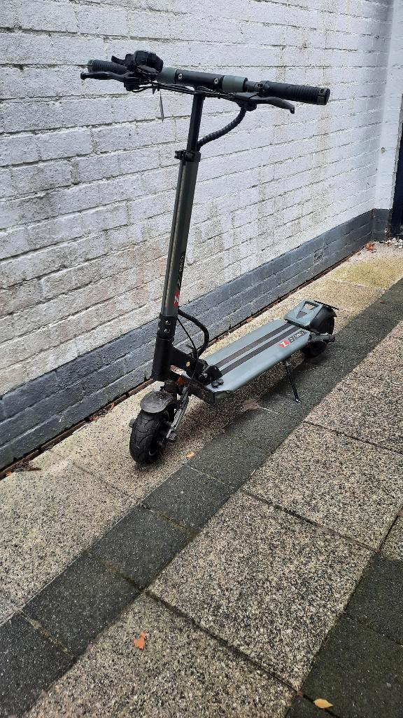 Elektrische step Zero 8 Pro, snel en grote actieradius, Fietsen en Brommers, Steps, Zo goed als nieuw, Elektrische step (E-scooter)