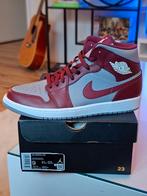 Nike Air Jordan 1 Mid 'Cherrywood Red' maat 42.5, Overige kleuren, Nike, Nieuw, Ophalen of Verzenden