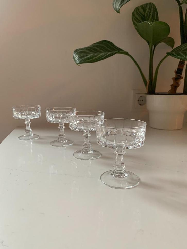 VERKOCHT vintage likeurcoupe glazen Cristal d Arques Louvre, Antiek en Kunst, Antiek | Glas en Kristal, Ophalen of Verzenden