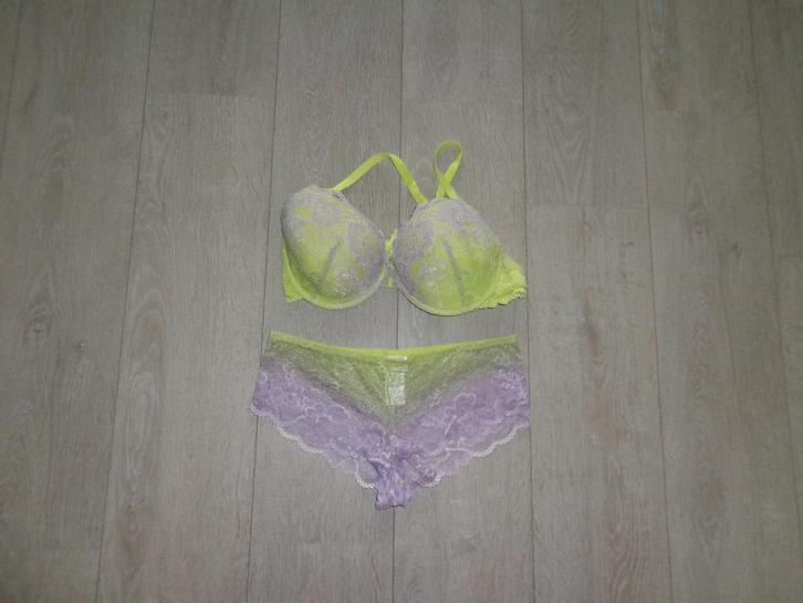lingeriesetjes en BH's, diverse merken en maten, Kleding | Dames, Ondergoed en Lingerie, Setje, Overige kleuren, Ophalen of Verzenden