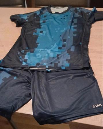 Asml sportkleding  beschikbaar voor biedingen