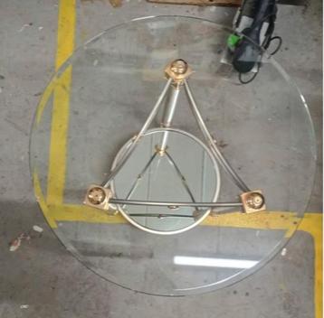glazen salontafel met facet geslepen glas Regency stijl beschikbaar voor biedingen