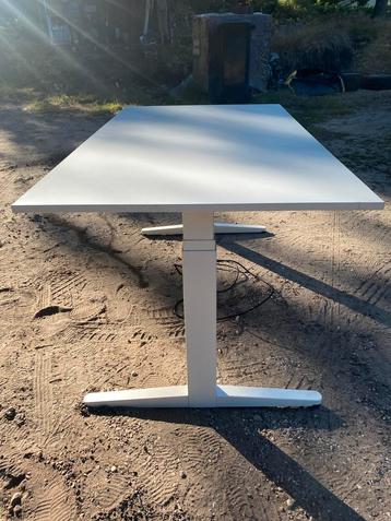Ahrend elektrisch zit-sta bureau – wit (120  80 cm) beschikbaar voor biedingen