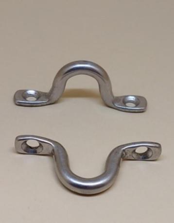 2 stuks RVS beugels Ø 17 mm. € 2,50 p/stuk beschikbaar voor biedingen