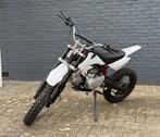 Crosser 125cc bijna nieuw 20 km mee gereden, Fietsen en Brommers, Minibikes, Midibikes en Pitbikes, Ophalen of Verzenden, Nieuw