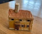 Miniatuur huisje met letters NAG op de gevel Praag onderaan, Antiek en Kunst, Ophalen of Verzenden