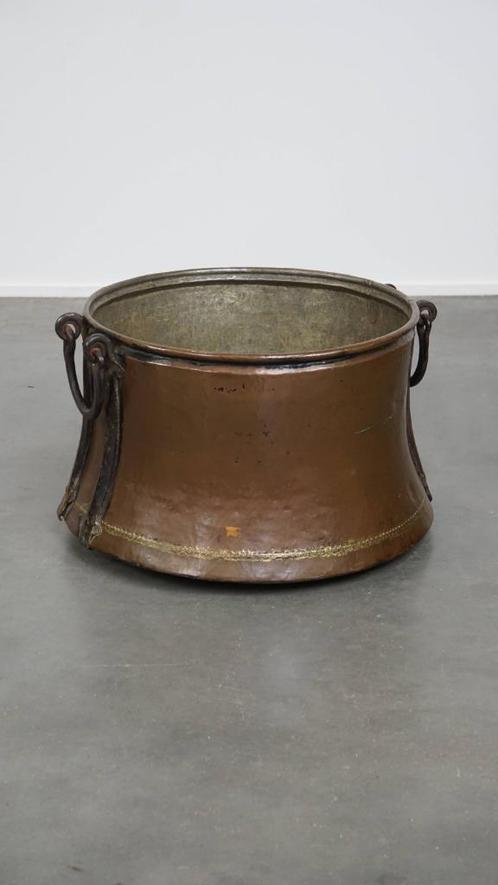 Grote en zeer charmante antieke koperen ketel/ haardhout bak, Antiek en Kunst, Antiek | Koper en Brons, Koper, Ophalen
