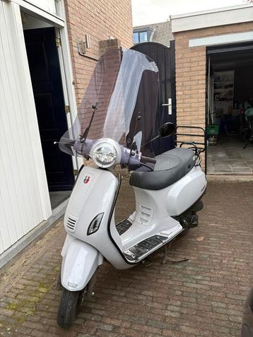 Nette scooter uit 2022 - 10.500km beschikbaar voor biedingen