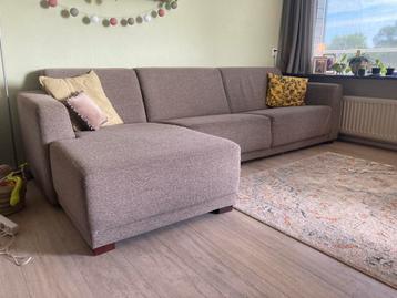 Hele fijne beige/bruine bank