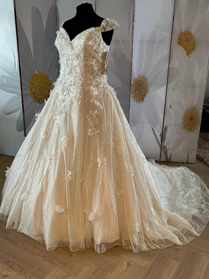 Nieuw maat 54 blush/ivoor JORDYN, Kleding | Dames, Trouwkleding en Trouwaccessoires, Nieuw, Trouwjurk, Roze, Ophalen of Verzenden