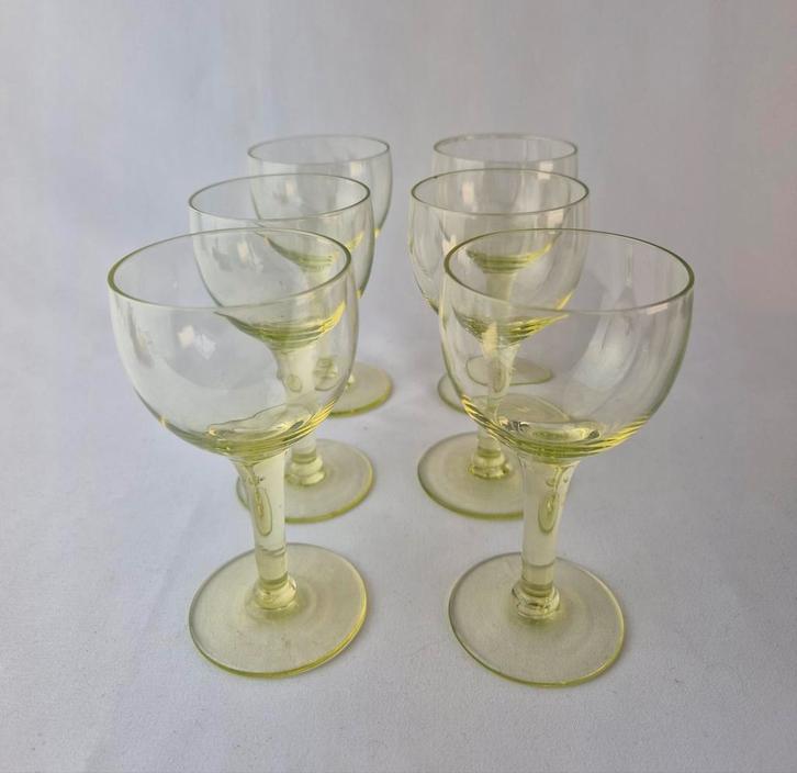Vintage Uranium 6 Wijnglazen, Antiek en Kunst, Antiek | Glas en Kristal, Ophalen of Verzenden
