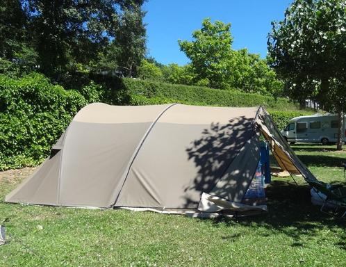 Falco Steenarend 5000 4-persoonstent + voorscherm, Caravans en Kamperen, Tenten, tot en met 4, Zo goed als nieuw, Ophalen