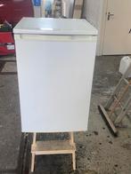 Tafelmodel koelkast en vrieskast 4 sterren (zie fotos), Witgoed en Apparatuur, Vriezers en Diepvrieskisten, Ophalen, Zo goed als nieuw