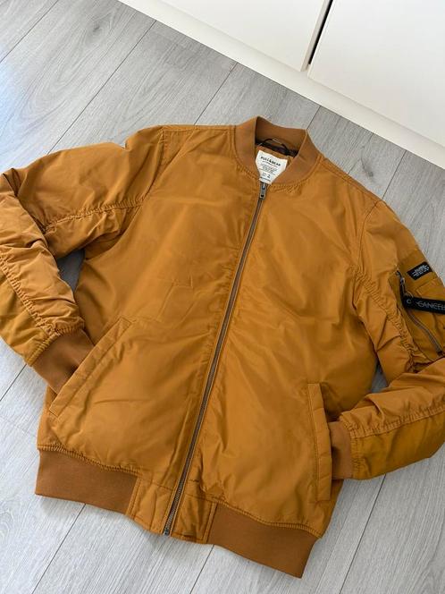 Bomberjack in mosterdgeel NIEUW, Kleding | Heren, Jassen | Zomer, Nieuw, Maat 48/50 (M), Geel, Ophalen of Verzenden