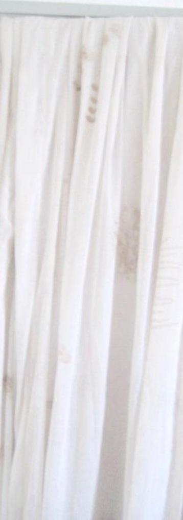 2 MOOIE GROTE WITTE VITRAGES MET LEUKE LICHTE DECORATIE beschikbaar voor biedingen