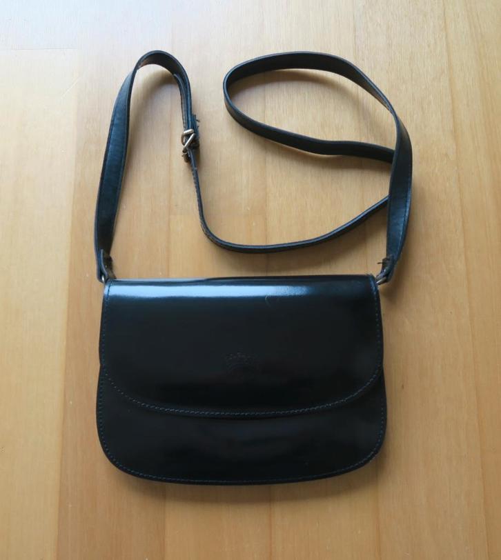 Mooie Calesa zwart lakleren schoudertas, Sieraden, Tassen en Uiterlijk, Tassen | Damestassen, Gebruikt, Schoudertasje, Zwart, Ophalen of Verzenden