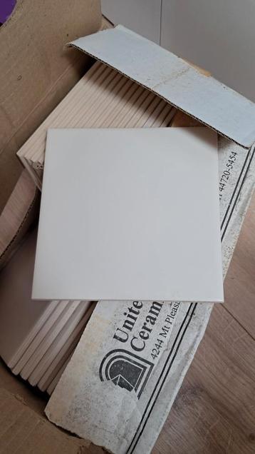 Crème tegels ceramic tiles company 15x15 beschikbaar voor biedingen