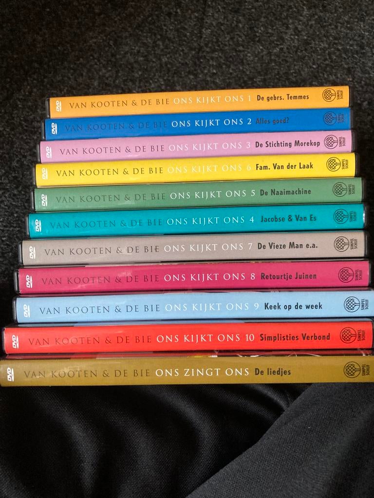 Van Kooten & De Bie - Ons Kijkt Ons  Bliotheek 11-DVD's, Ophalen of Verzenden, Zo goed als nieuw, Overige genres