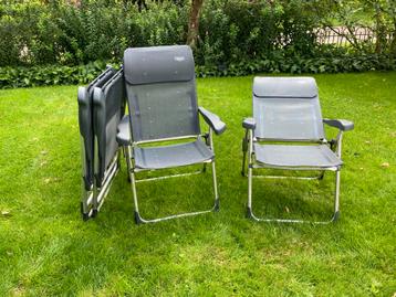 Vier Crespo verstelbare kampeer stoelen beschikbaar voor biedingen