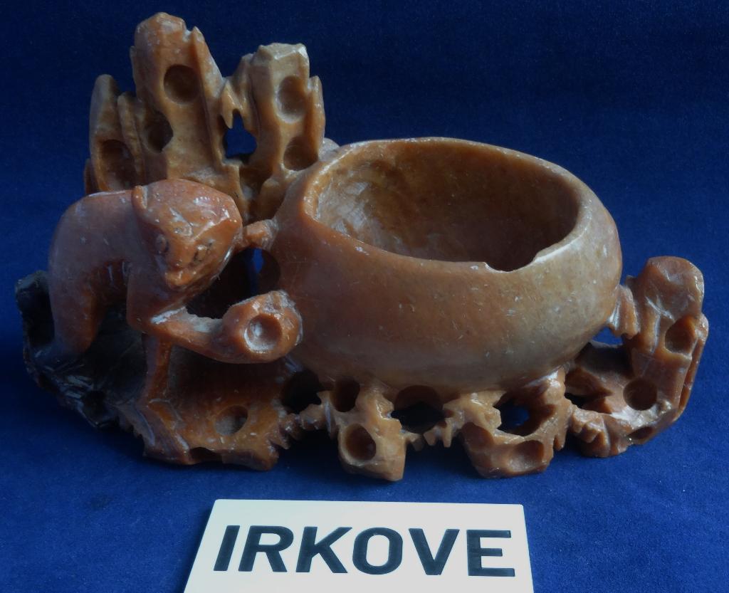 SPEK- OF ZEEP STEEN * AAPJE * Chinees *, Verzenden