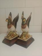 Set van 2 decoratieve eendenbeeldjes op houten voet, Verzamelen, Ophalen, Zo goed als nieuw, Dier