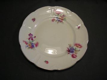 Mosa, roomwit met bloemdecor, nog enkele losse onderdelen beschikbaar voor biedingen