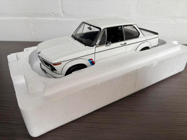 Autoart BMW 2002 Turbo wit 1:18 izgst met originele doos, Hobby en Vrije tijd, Modelauto's | 1:18, Zo goed als nieuw, Auto, Autoart