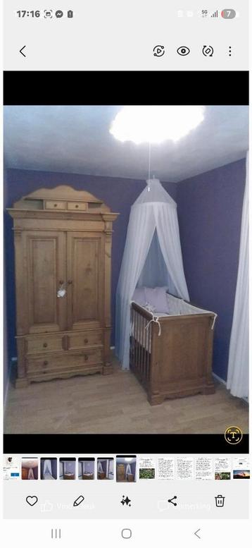 Zeer mooie houten baby kamer ledikant kast en commode beschikbaar voor biedingen