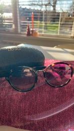 Zonnebril met koker van LIU.JO, Sieraden, Tassen en Uiterlijk, Zonnebrillen en Brillen | Dames, Overige merken, Gebruikt, Ophalen of Verzenden