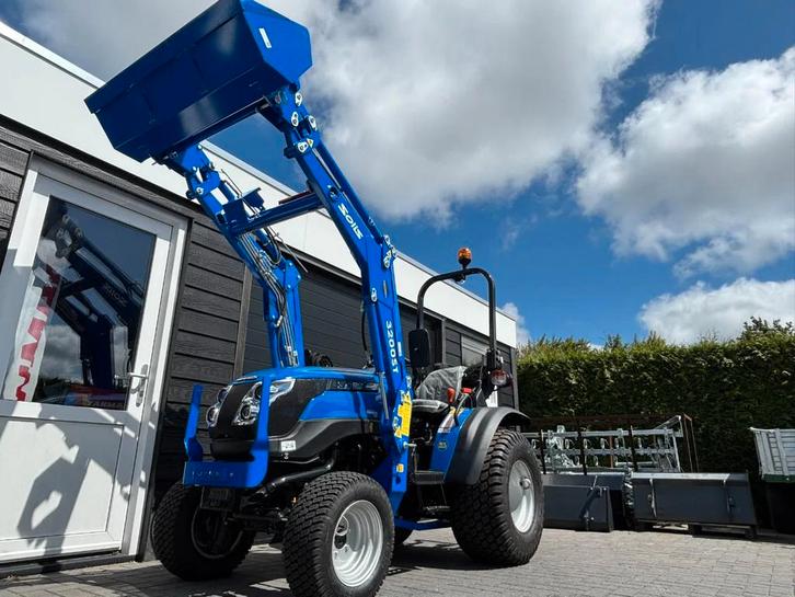 Solis Nieuwe 22 pk compact tractor met voorlader op brede ga, Zakelijke goederen, Agrarisch | Tractoren, tot 2500, Overige merken