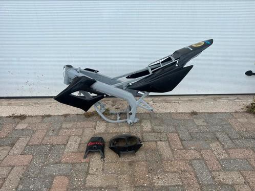 Derbi drd frame tot 2011 incl kappen, Fietsen en Brommers, Brommeronderdelen | Algemeen, Gebruikt, Frame, Ophalen