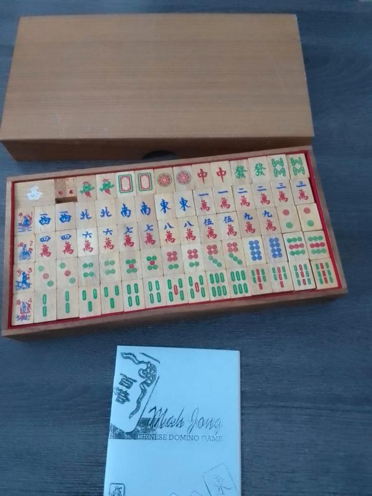 Mah Jong spel in houten kist, Hobby en Vrije tijd, Gezelschapsspellen | Bordspellen, Gebruikt, Drie of vier spelers, Vijf spelers of meer