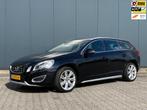 Volvo V60 1.6 T4 Summum | Leder | Xenon | Navi | NL-Auto, Gebruikt, Zwart, 4 cilinders, Parkeersensor