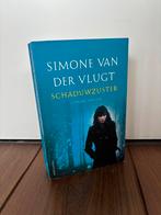 Simone van der Vlugt - Schaduwzuster, Ophalen of Verzenden, Zo goed als nieuw, Simone van der Vlugt