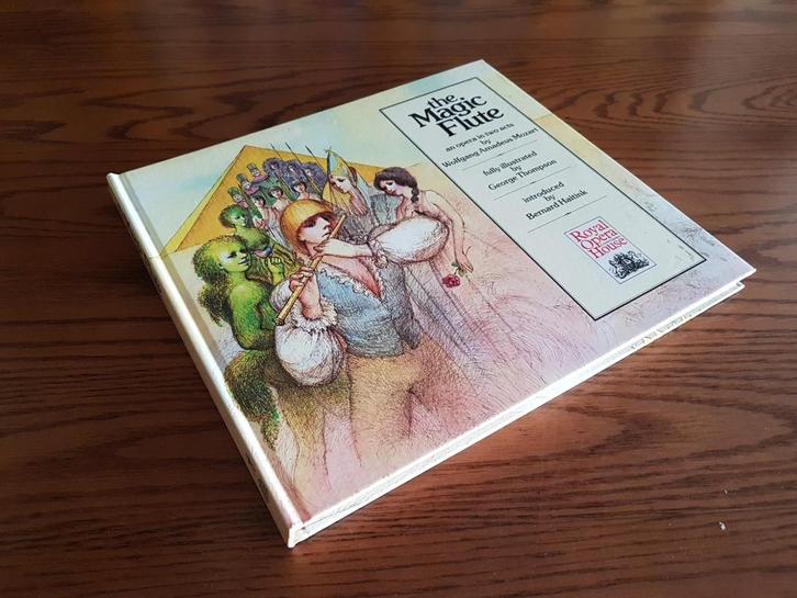 THE MAGIC FLUTE (Die Zauberflöte) - Mozart (Geïll. Libretto), Boeken, Muziek, Gelezen, Overige onderwerpen, Ophalen of Verzenden