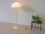 vintage lamp jaren 70 PANTHELLA VERNER PANTON LOUIS POULSEN, Metaal, Design, 150 tot 200 cm, Gebruikt