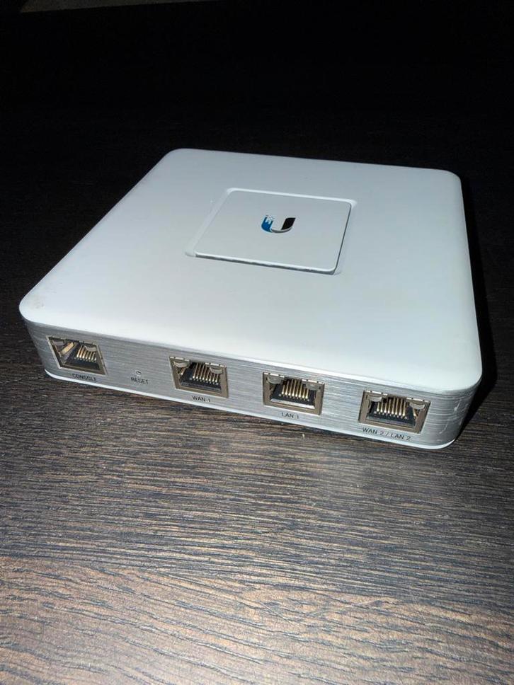 Ubiquiti UniFi USG - Goed als nieuw!, Computers en Software, Accesspoints, Zo goed als nieuw, Verzenden