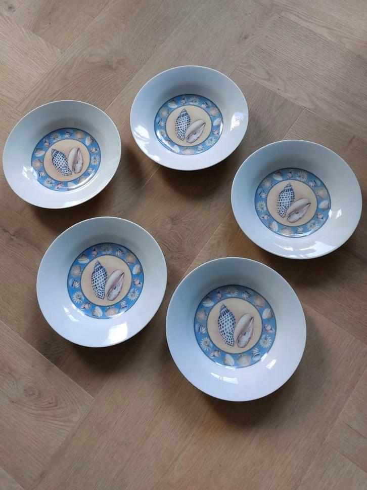 Diepe borden set met schelpen / seashells, Huis en Inrichting, Keuken | Servies, Zo goed als nieuw, Bord(en), Overige stijlen