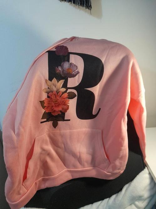 Roze hoodie met letter R, maat S, Kleding | Dames, Truien en Vesten, Zo goed als nieuw, Maat 36 (S), Roze, Ophalen of Verzenden