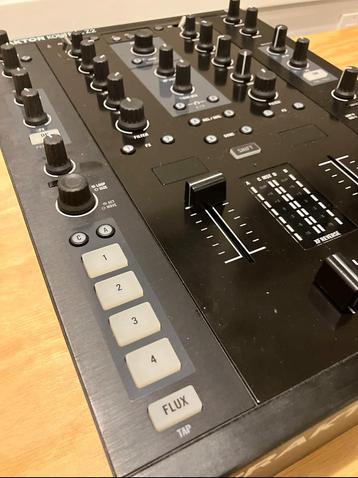Native Instruments Traktor Kontrol Z2 beschikbaar voor biedingen