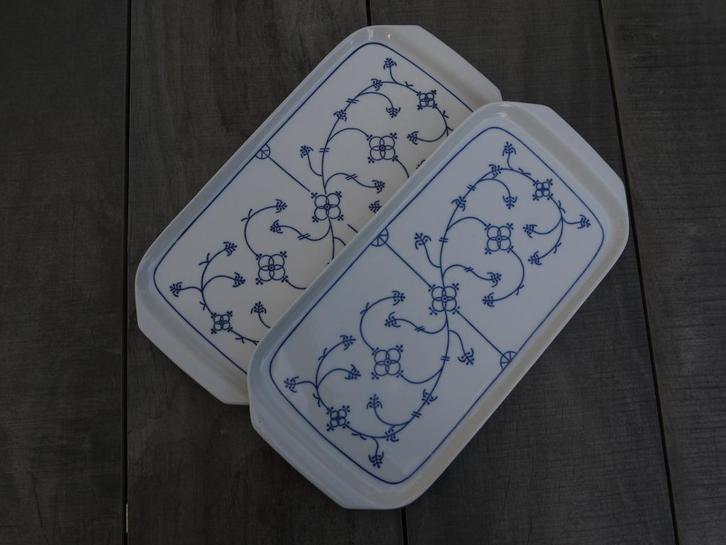 Twee Blau Saks Jager - Serveerschalen - Cake-/koekschaal, Huis en Inrichting, Keuken | Servies, Zo goed als nieuw, Schaal of Schalen