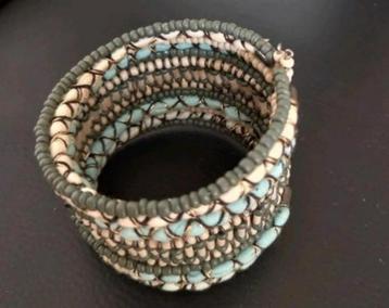 Mooie armband beschikbaar voor biedingen