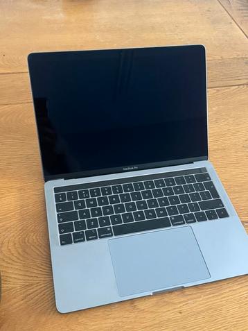 MacBook Pro 13” met Touch Bar – Nette staat beschikbaar voor biedingen