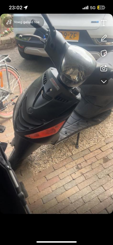 Zip 70cc BEKIJK BESCHRIJVING!, Fietsen en Brommers, Scooters | Piaggio, Zo goed als nieuw, Zip, Ophalen